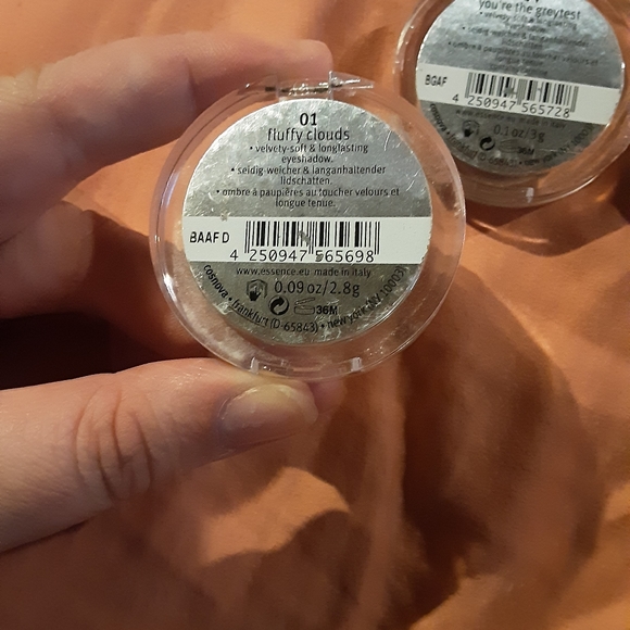 Essence the velvets - Picture 4 of 6